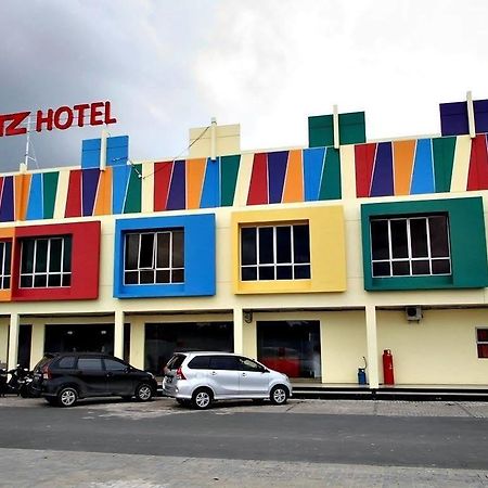 Blitz Hotel Batam Ngoại thất bức ảnh