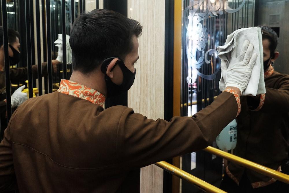 Blitz Hotel Batam Ngoại thất bức ảnh