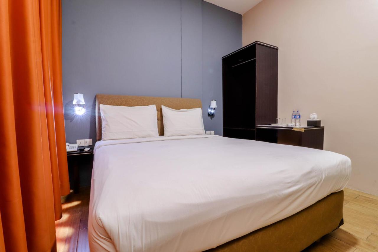 Blitz Hotel Batam Ngoại thất bức ảnh