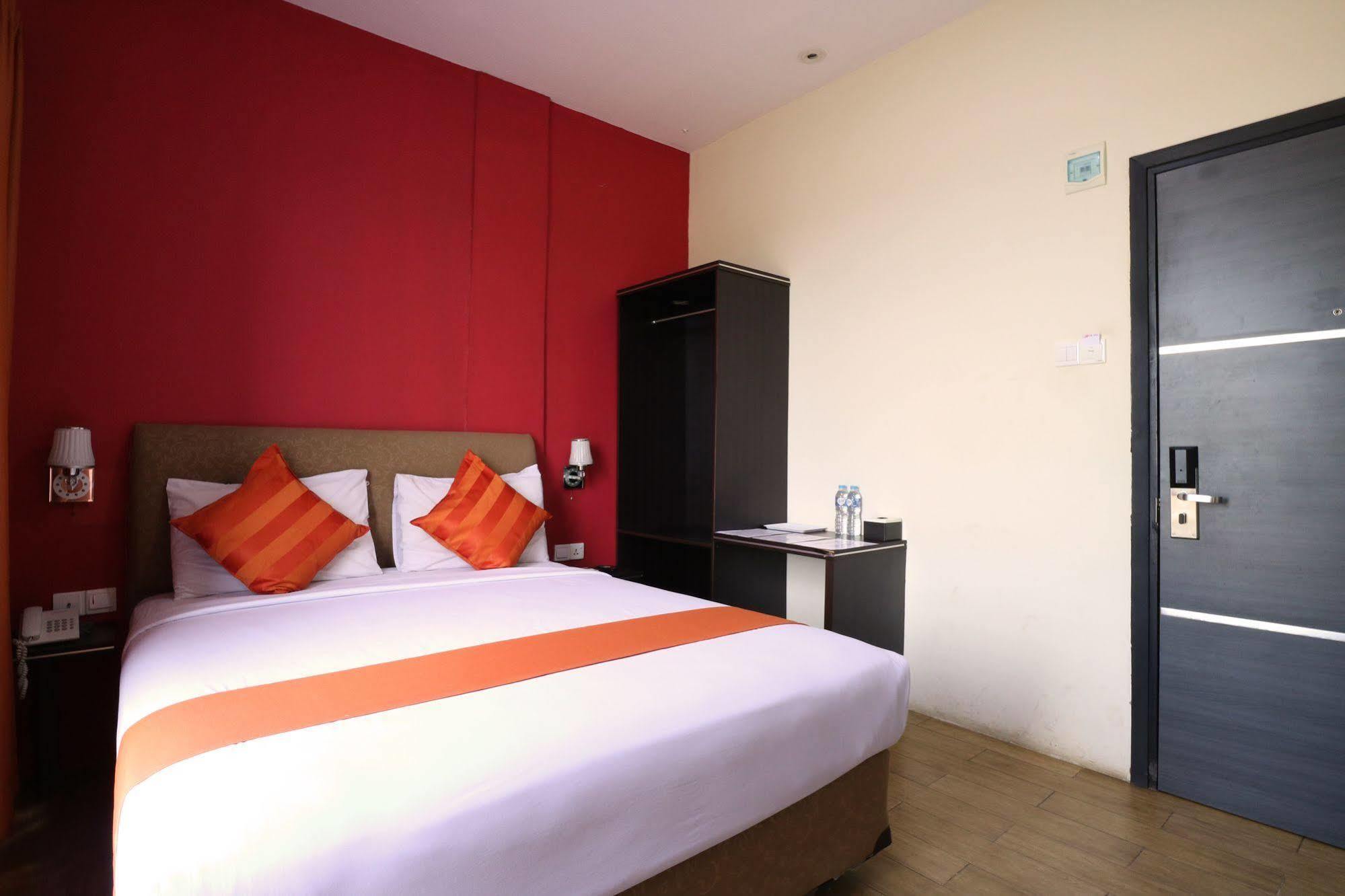 Blitz Hotel Batam Ngoại thất bức ảnh