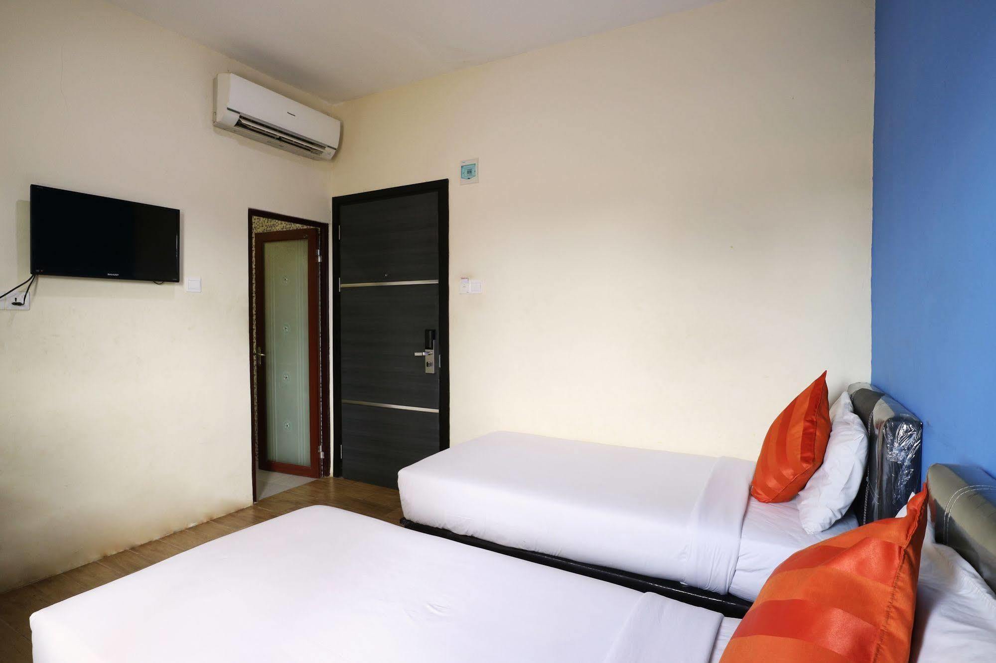 Blitz Hotel Batam Ngoại thất bức ảnh