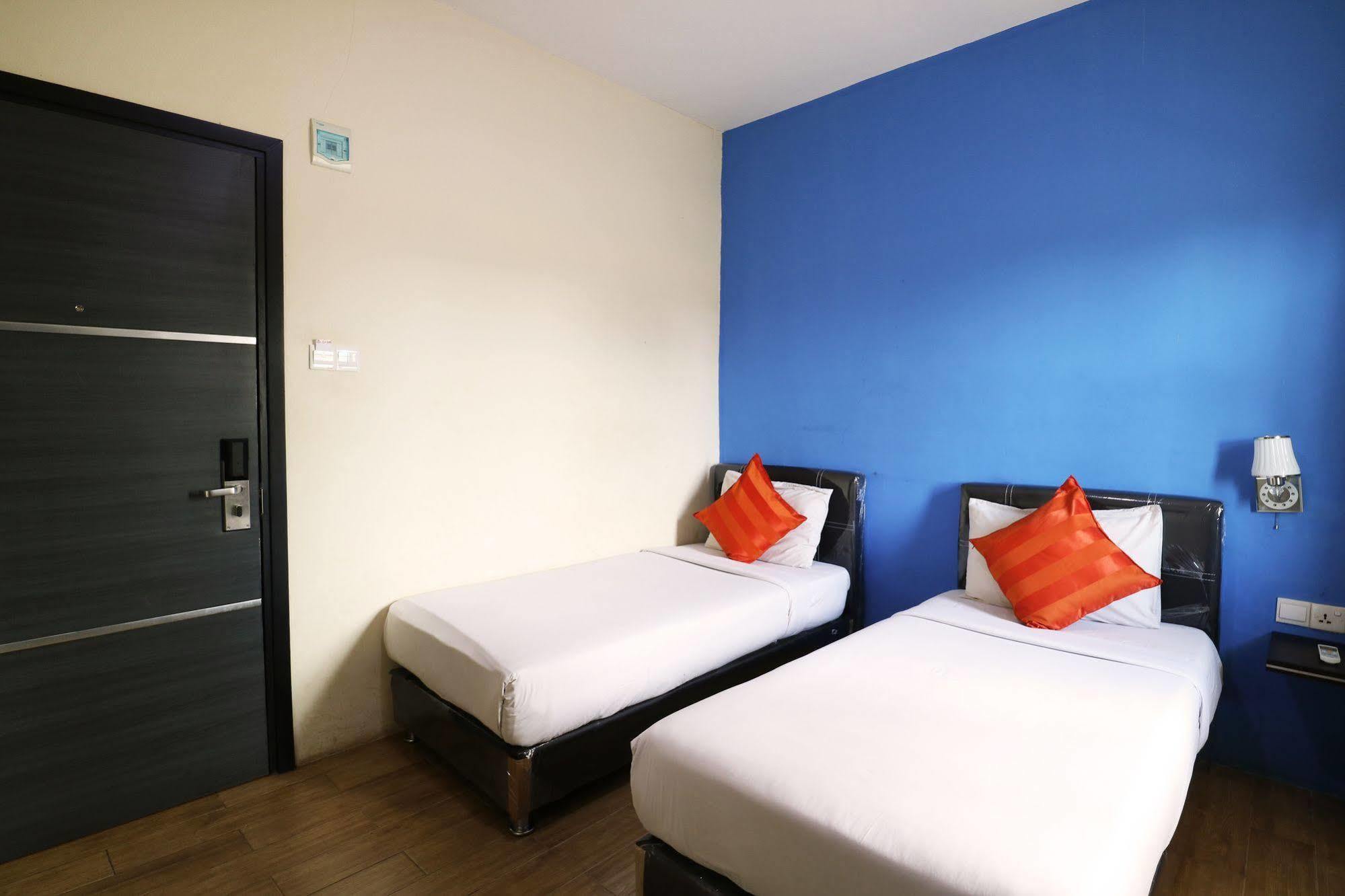 Blitz Hotel Batam Ngoại thất bức ảnh