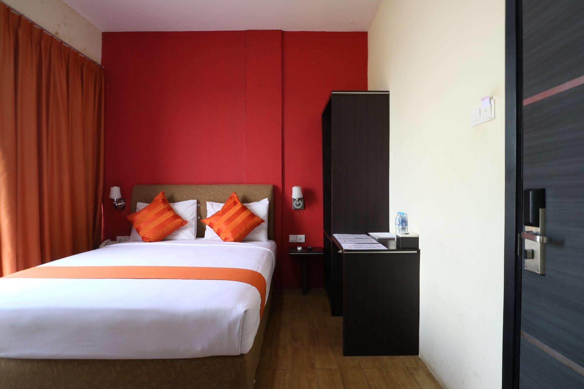 Blitz Hotel Batam Ngoại thất bức ảnh