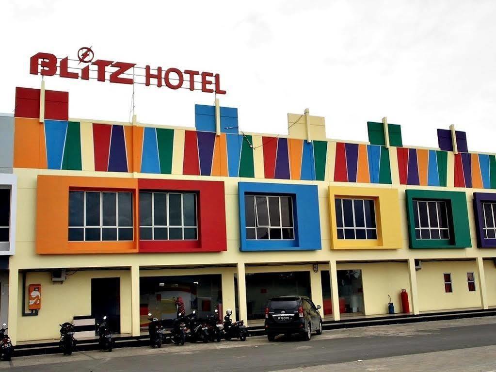 Blitz Hotel Batam Ngoại thất bức ảnh
