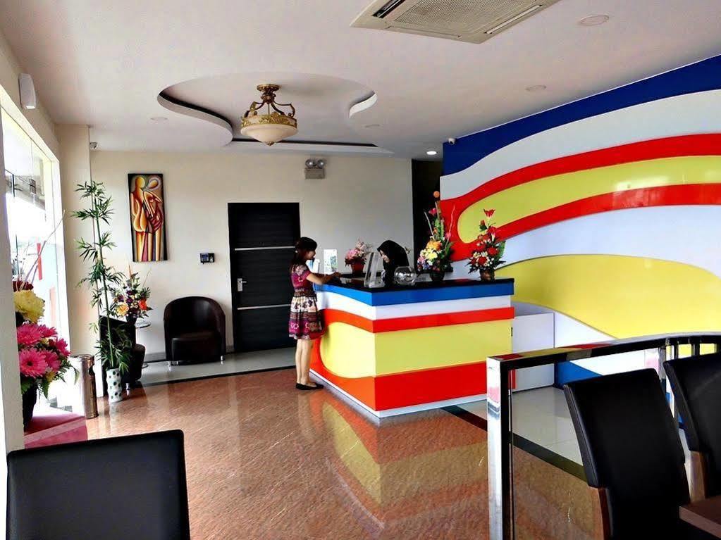 Blitz Hotel Batam Ngoại thất bức ảnh