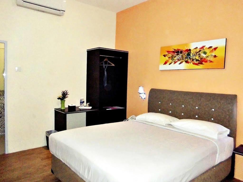 Blitz Hotel Batam Ngoại thất bức ảnh