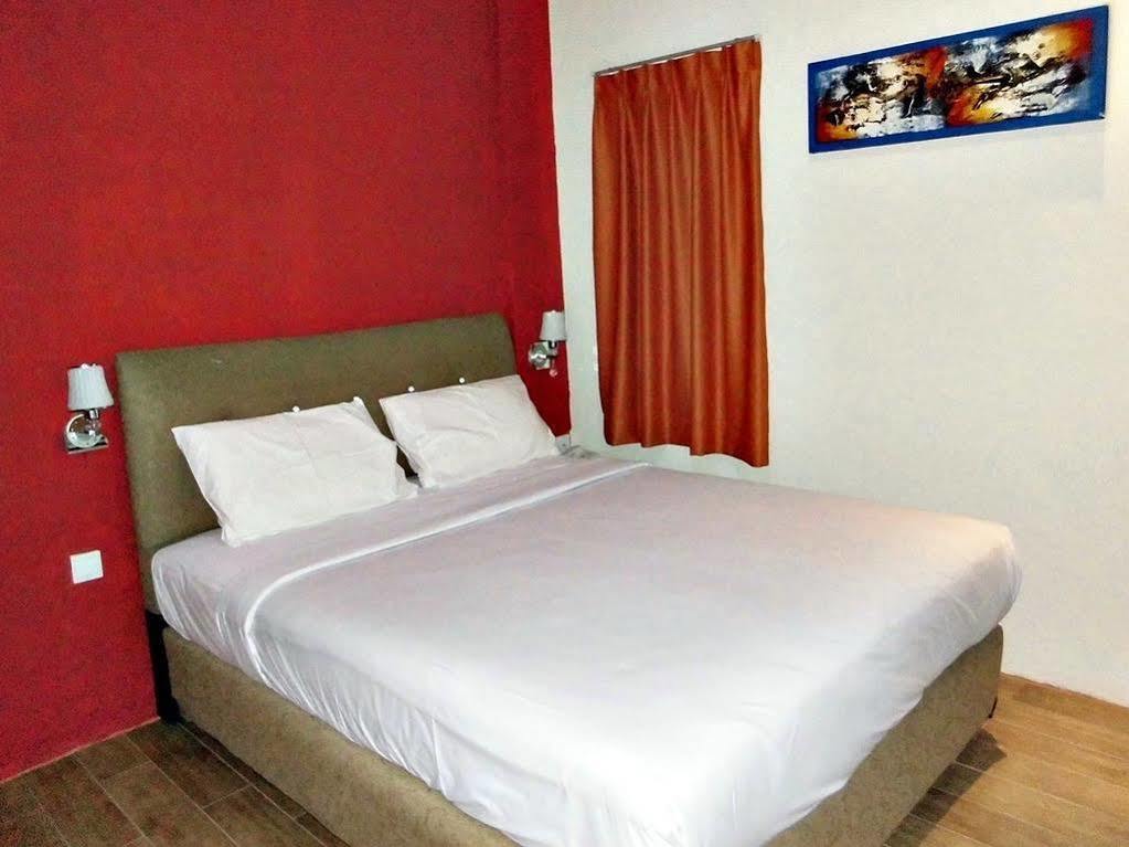 Blitz Hotel Batam Ngoại thất bức ảnh